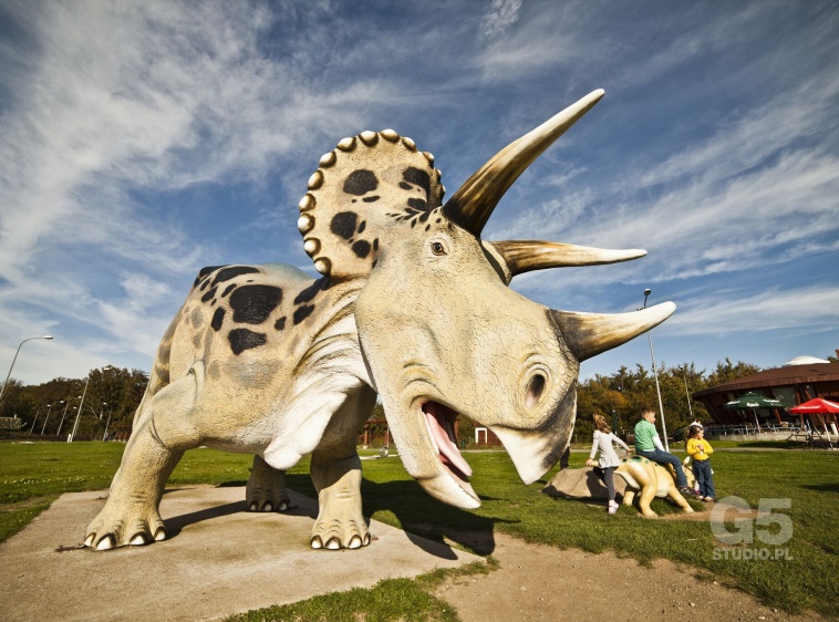 Kompleks "Kaszubskie Oko"Makieta dinozaura